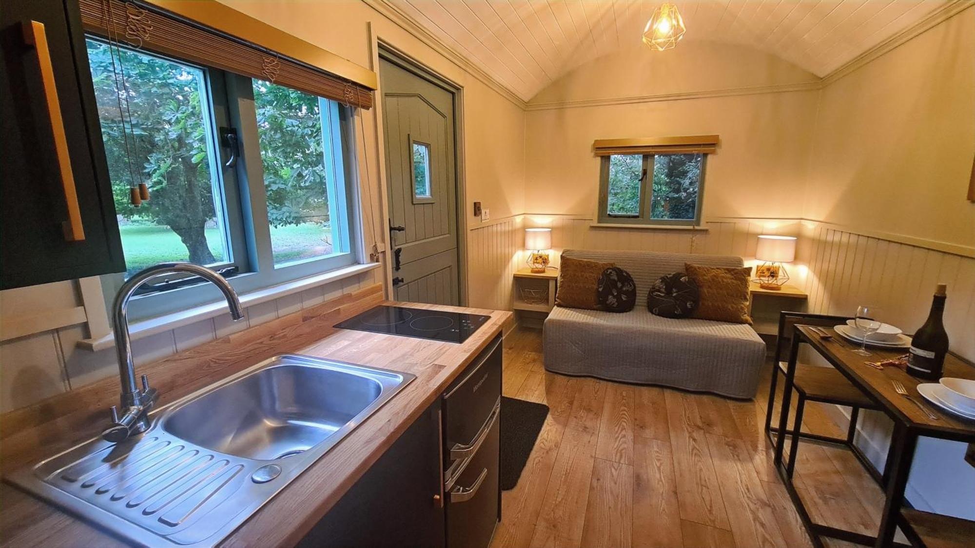 Horsley Hale Farm Glamping 호텔 엘리 외부 사진